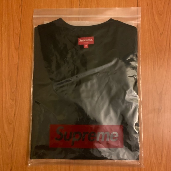 NIB SUPREME SS21 Laser Cut S Logo Pocket Tee Sz M - Picture 4 of 5